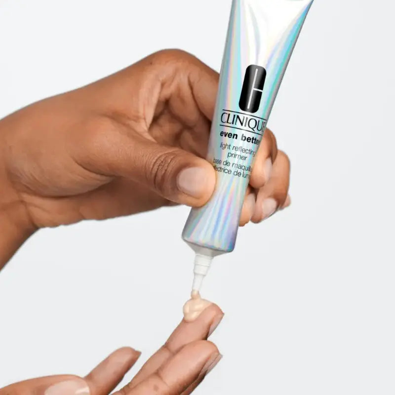 Clinique Even Better Light Reflecting Face Primer With Vitamin C + Hyaluronic Acid For All Skin Types | Hydrating, Lightweight + Illuminating Finish Clinique