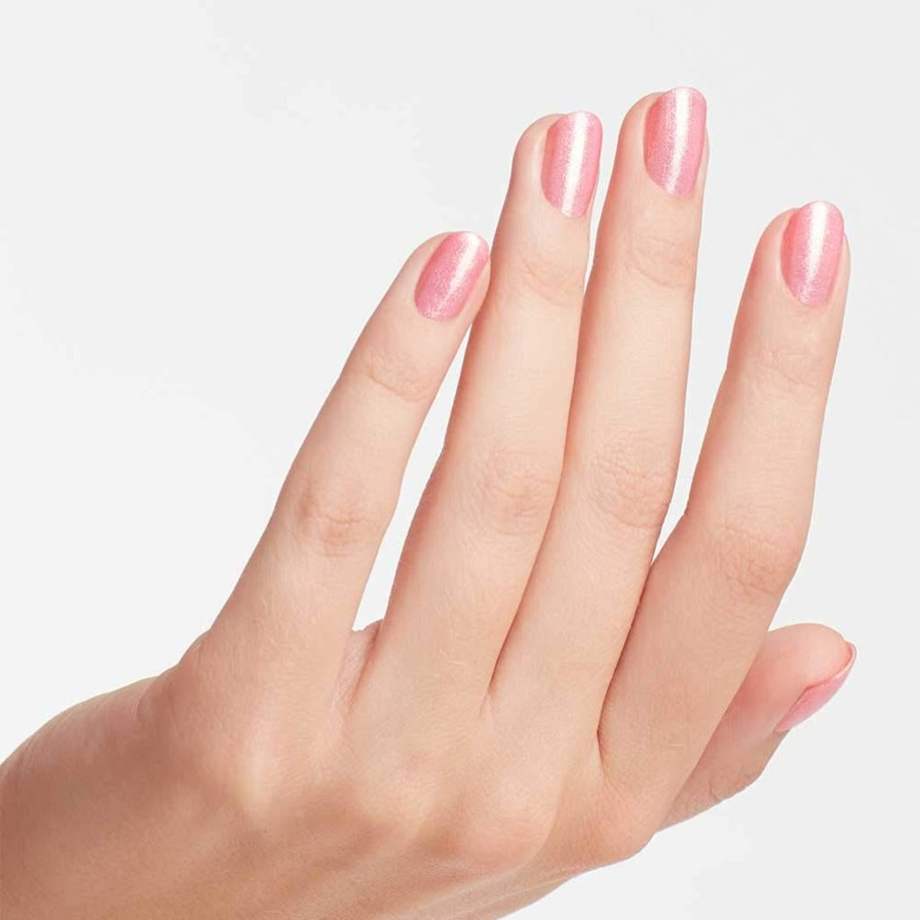 OPI Classic Nail Polish | Long-Lasting Luxury Nail Varnish | Original High-Performance | Princesses Rule, 15 ml - Damaged Box