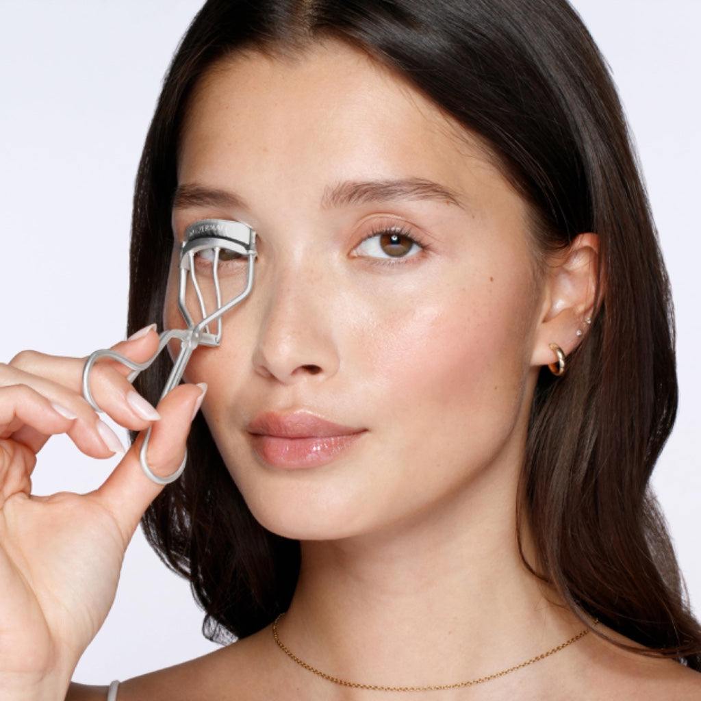Tweezerman 60^0 Eyelash Curler for Long Lasting Lifted Lashes, Thick, Rounded Hypoallergenic Silicone Pads, 3 Replacement Pads Included, Perfect for Round or Deep-Set Eyes (Pack of 1) - Damaged Box