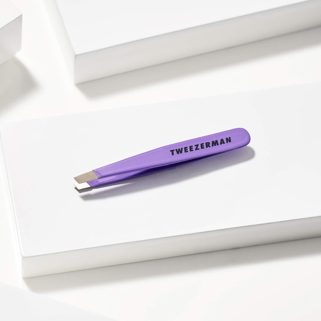 Tweezerman Blooming Lilac Mini Slant Tweezer, Professional Stainless Steel Precision Tweezers for Facial Hair and Eyebrows, with Travel Case, (Pack of 1) - Damaged Box