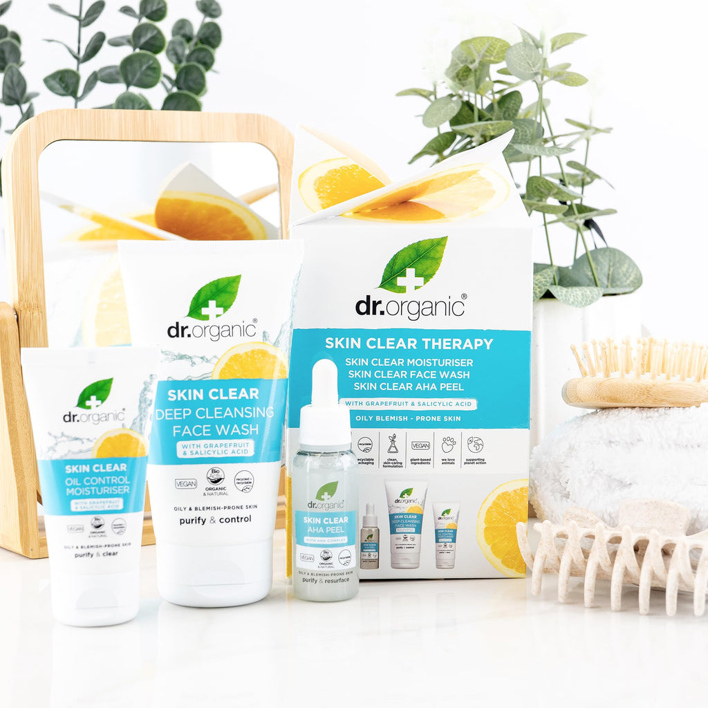 Dr Organic - Skin Clear Therapy Set - Moisturiser, Face Wash & AHA Peel - Oil & Blemish Control, Pore Reducing & Clearer Skin - Vegan, Cruelty, Paraben & SLS Free - 50ml, 125ml & 30ml - Bundle