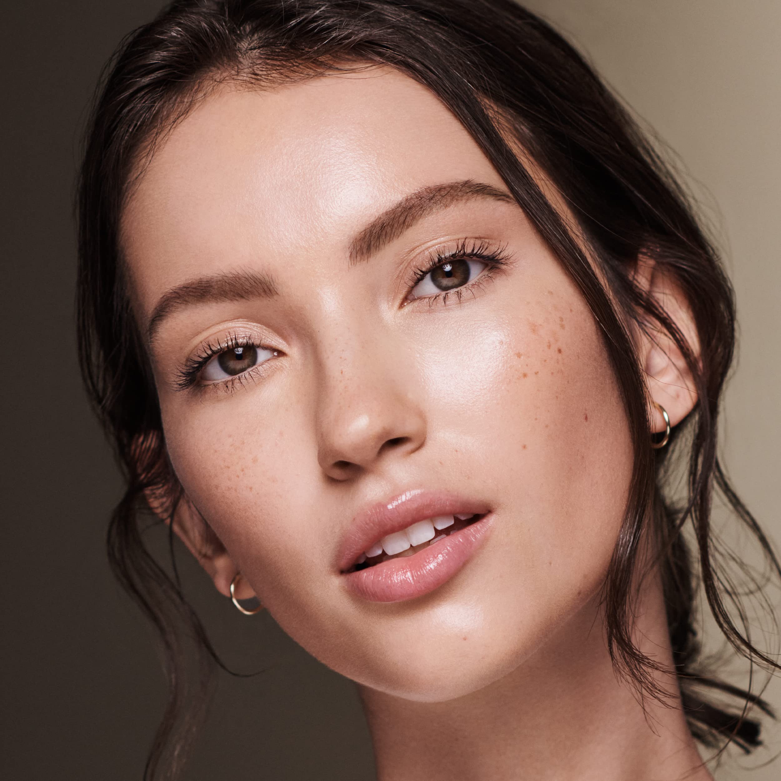 Max Factor Miracle Pure Liquid Foundation, Pearl Beige, Full Coverage, Flawless and Radiant Finish, Lightweight Formula, Smudge Resistant, Non Pore-Clogging, Fragrance Free, 35ml