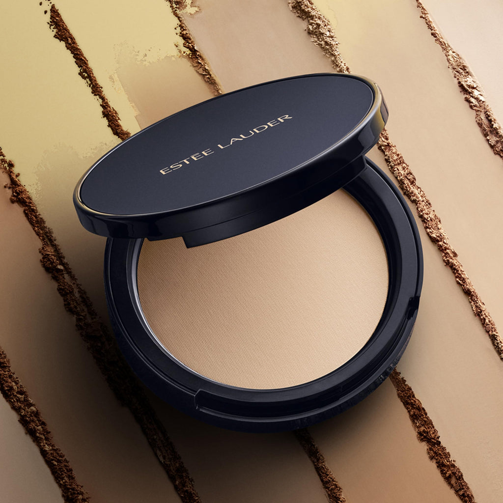 Est'ee Lauder Double Wear Stay-in-Place Matte Powder Veil | Pressed Setting Powder Compact with Puff | Face Powder, Translucent Light, 8.5 g