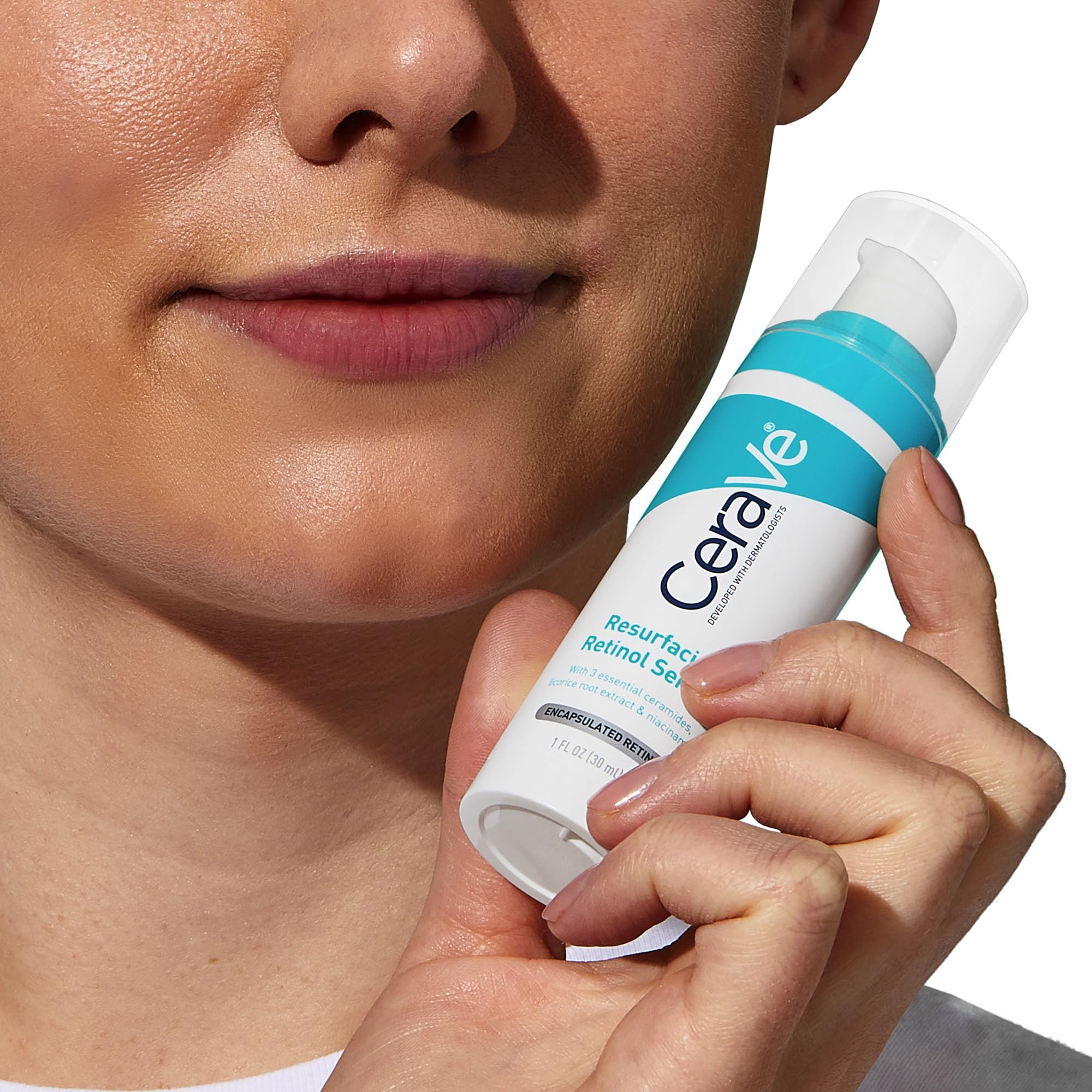 CeraVe Resurfacing Retinol Serum with Ceramides & Niacinamide for Blemish-Prone Skin 30ml, 3 Essential Ceramides, Dermatological Skincare, Hyaluronic Acid - Damaged Box