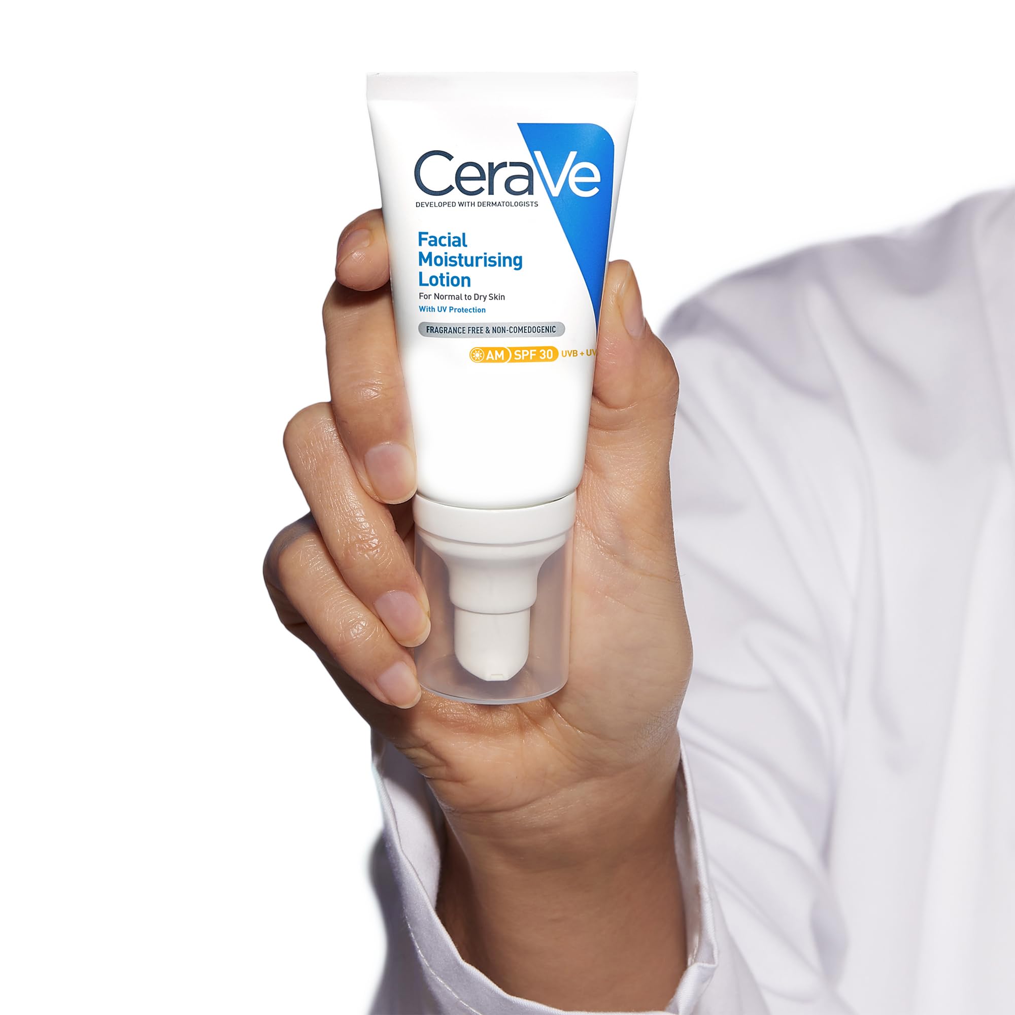CeraVe AM Facial Moisturising Lotion SPF30 With 3 Essential Ceramides and Hyaluronic Acid, Broad Spectrum UVA/UVB Protection for Normal to Dry Skin, 52ml - Damaged Box