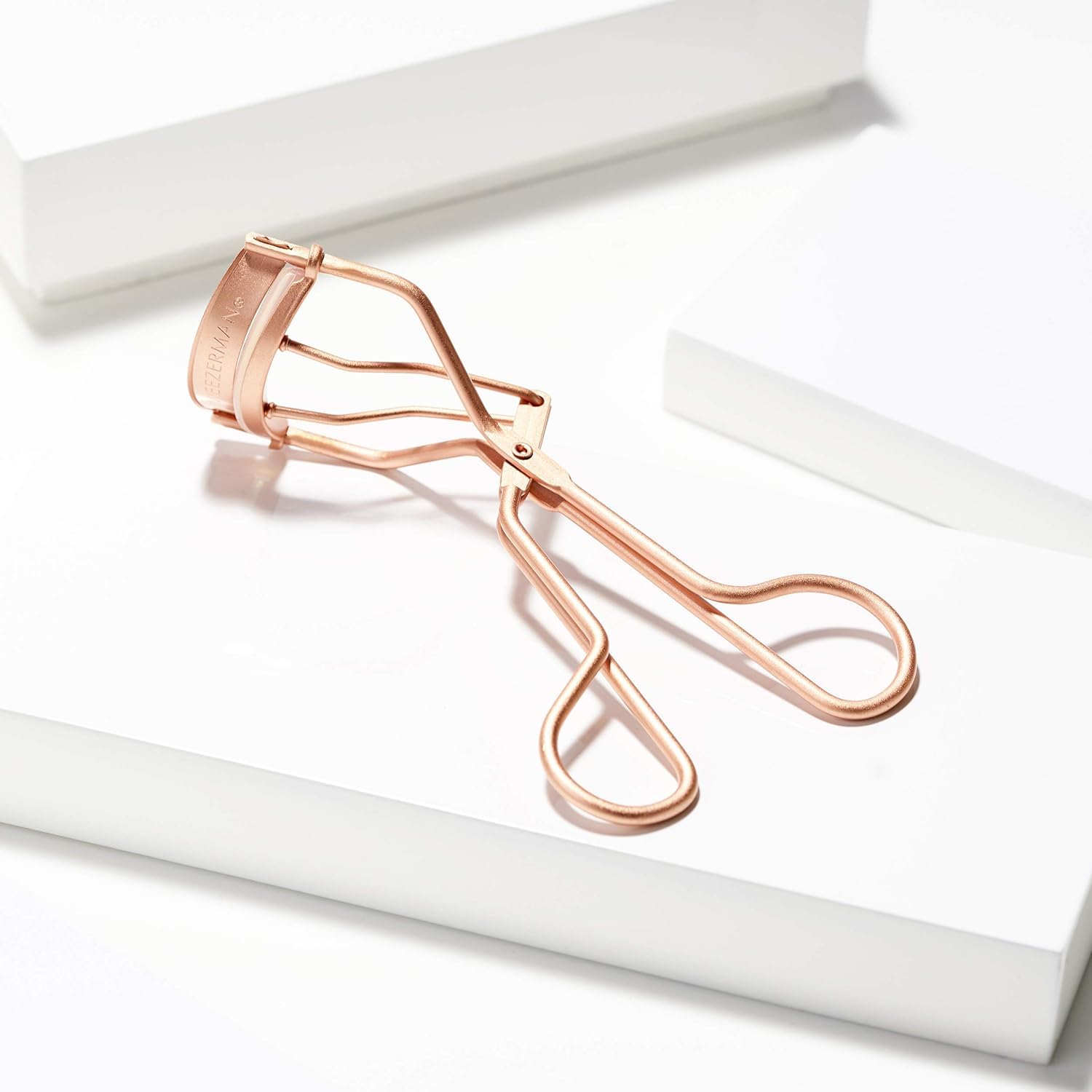 Tweezerman Rose Gold Lash Curler, for a Wide-Awake, Lifted Look for and Effortless Curl, Thick Rounded Silicone Hypoallergenic Pads, 3 Replacement Pads Included (Pack of 1) - Damaged Box