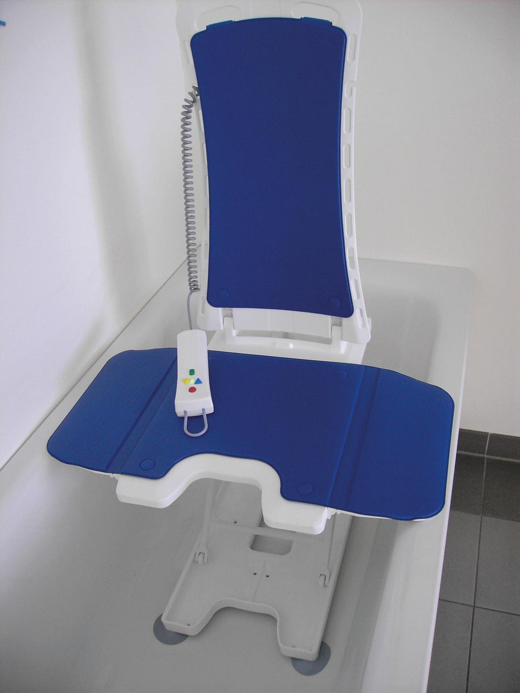 Drive Devilbiss Bellavita Bath Lift - Lightweight Reclining - Blue Covers - Medical Aid for Bathtub - Damaged Box