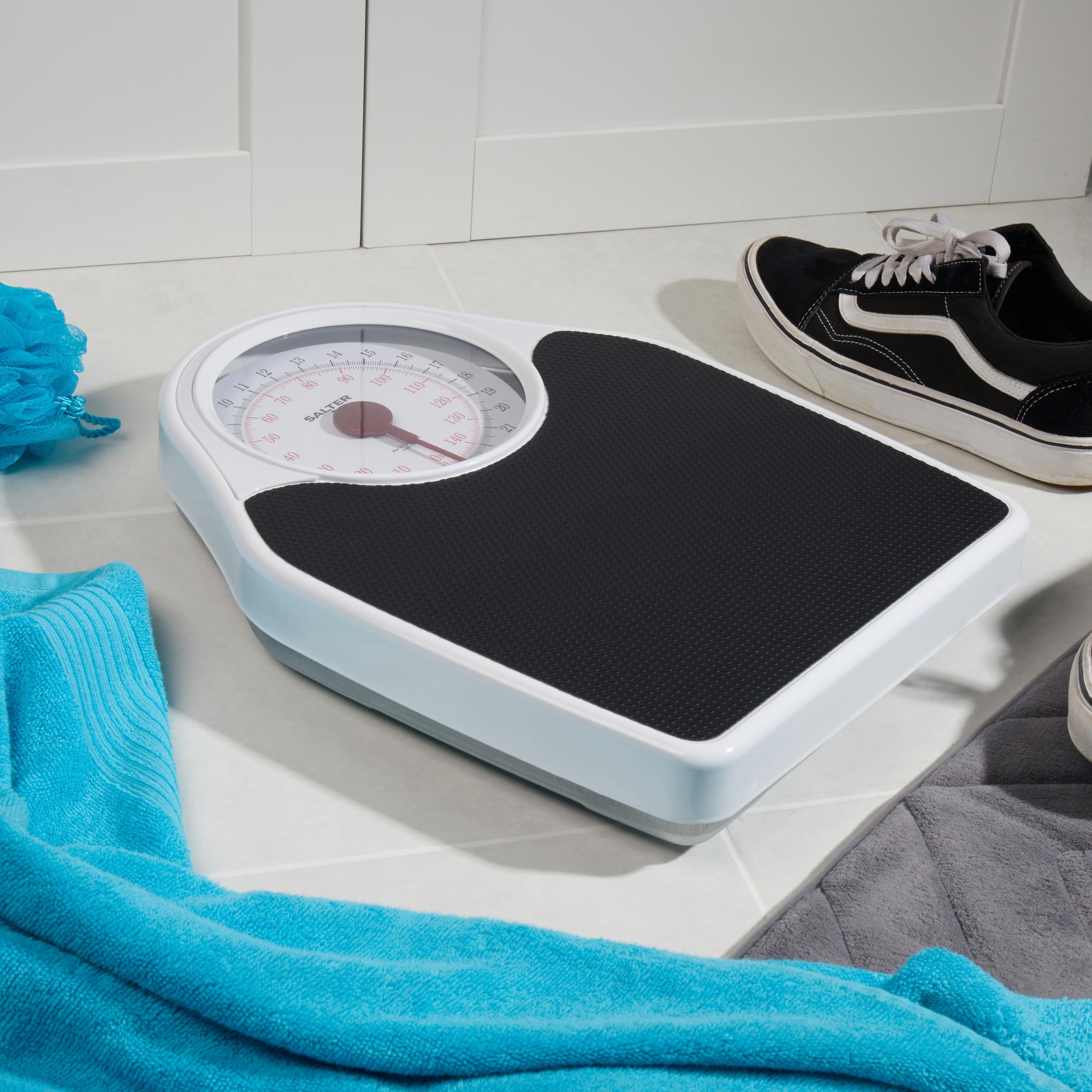 Salter Doctor's Style Mechanical Bathroom Scale - White, Easy Read Dial, 150kg/23st 7lb, Large Platform, No Batteries - Very Good