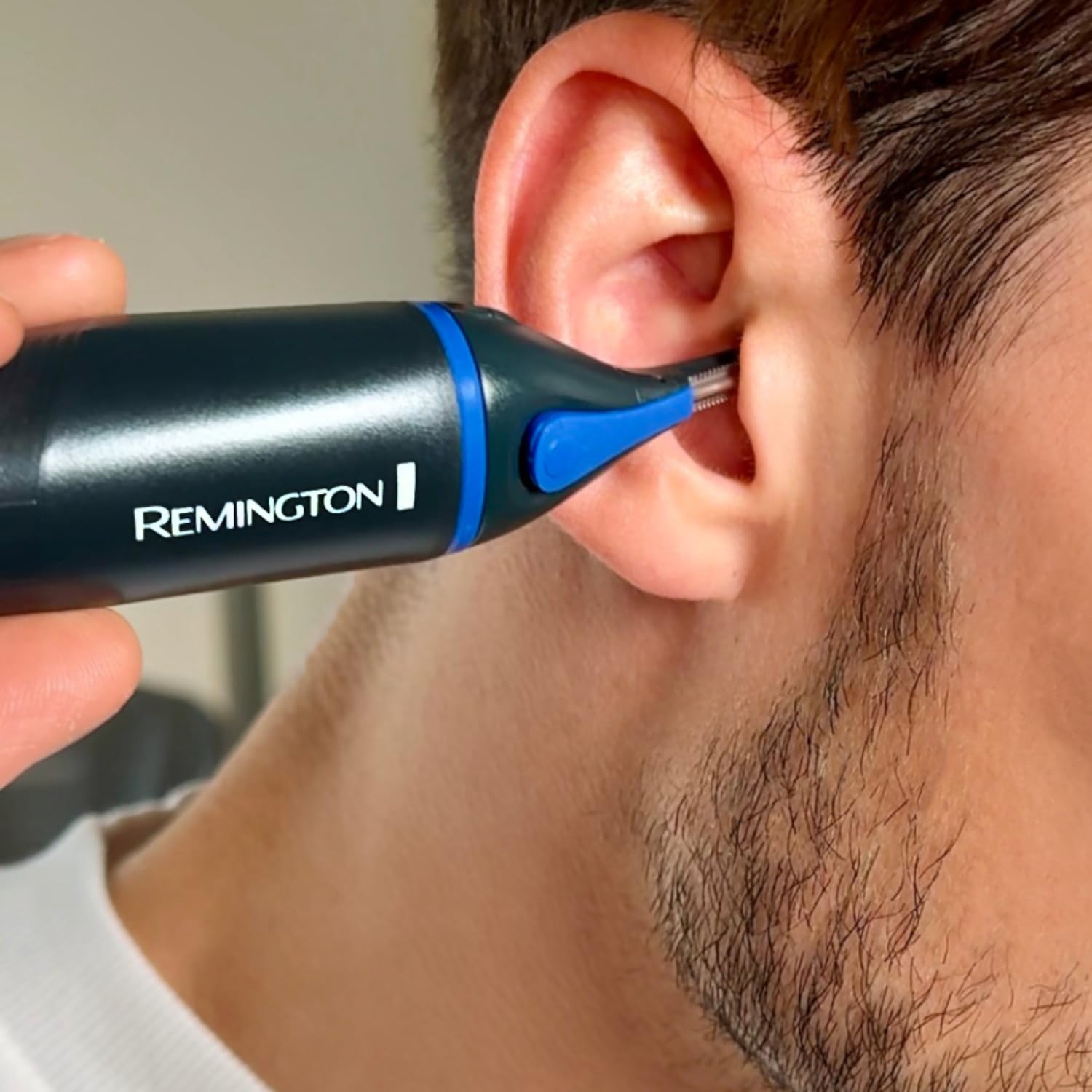 Remington NE3850 Nose Ear Eyebrow Hair Trimmer Clipper - Waterproof Cordless Battery Operated - Like New