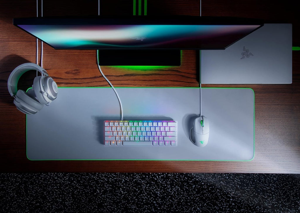 Razer Goliathus Extended Chroma - Soft Extended Gaming Mouse Mat Chroma RGB Lighting (Cable Holder, Fabric Surface, Quilted Edge, Optimized for all Mice) Mercury - New