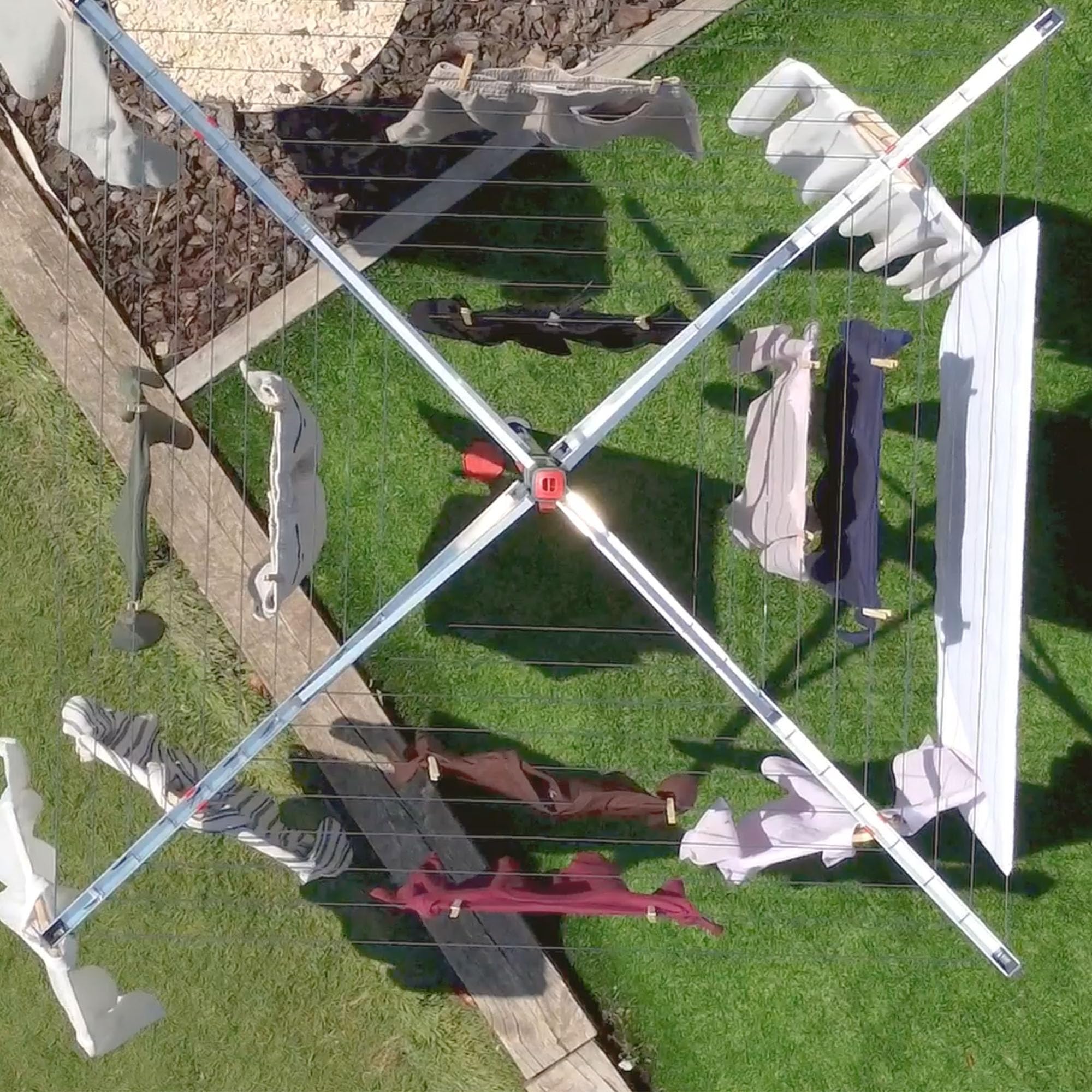 Vileda Sun-Lift Compact Rotary Airer - 40m Drying Line - Holds 4 Wash Loads - Outdoor Clothes Dryer Garden Washing Line - Good