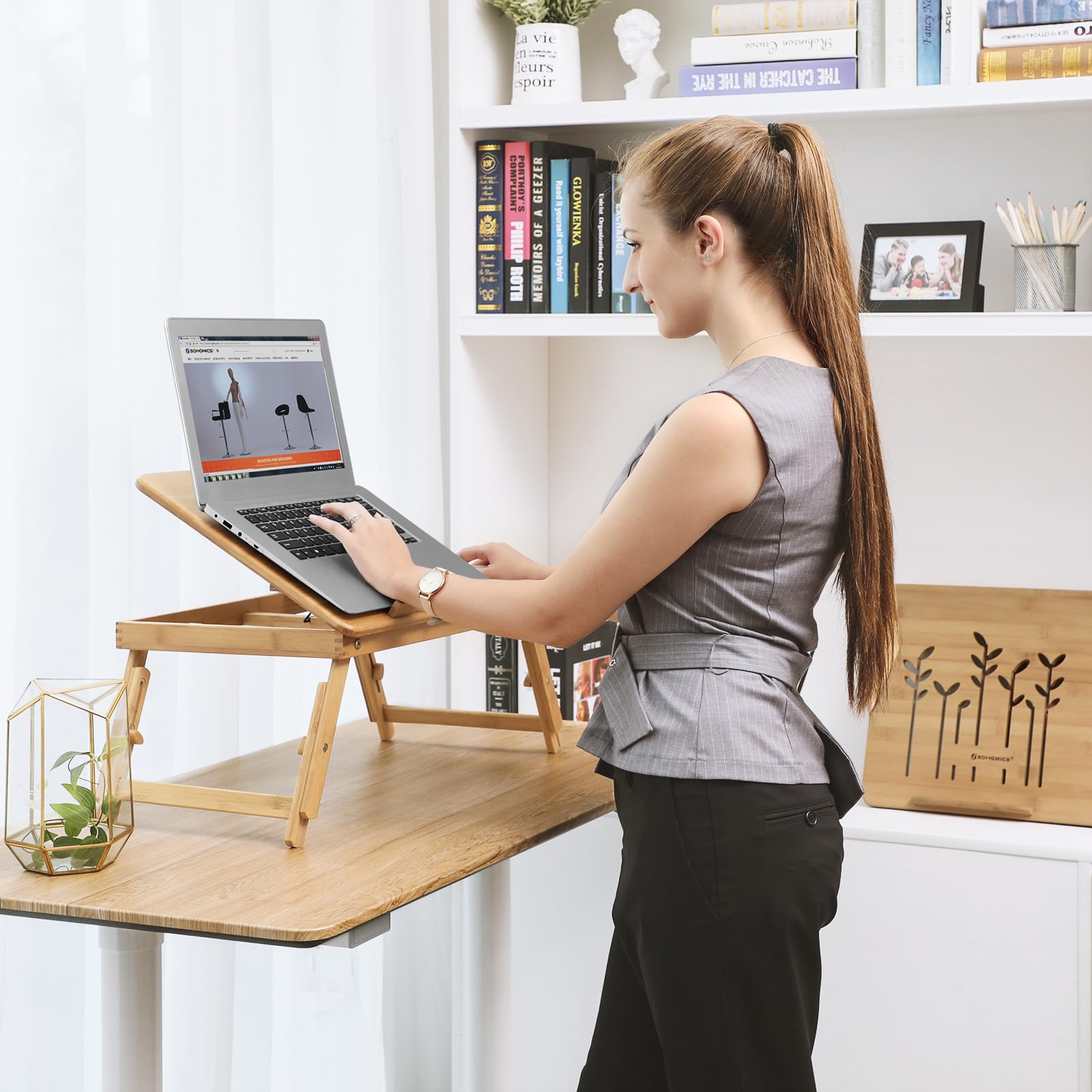 SONGMICS LLD004 Bamboo Laptop Desk - Foldable Bed Table Tray, Height Adjustable, 5 Tilting Angles, Air Holes, Drawer - 72x35cm - Damaged Box