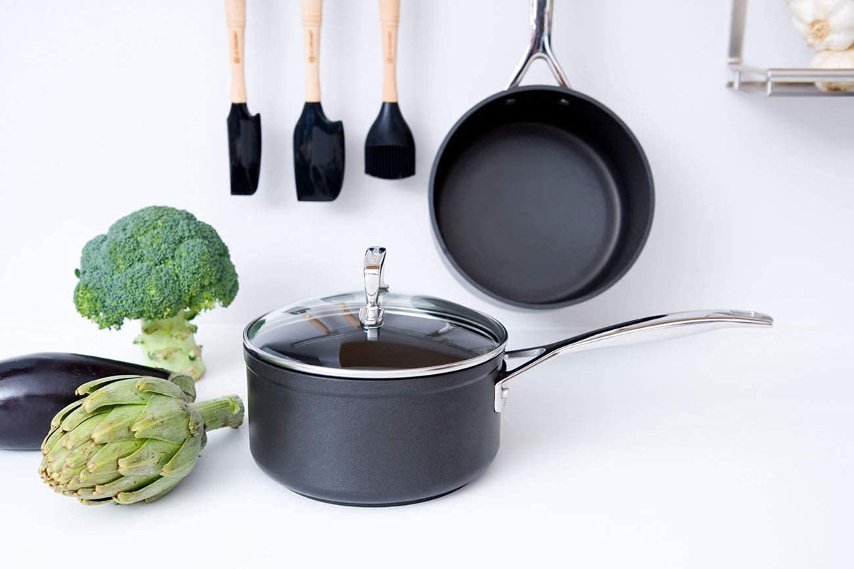 LE CREUSET Toughened Non-Stick Saucepan with Helper Handle & Glass Lid - 18cm Black Aluminium 51108180010302 - New