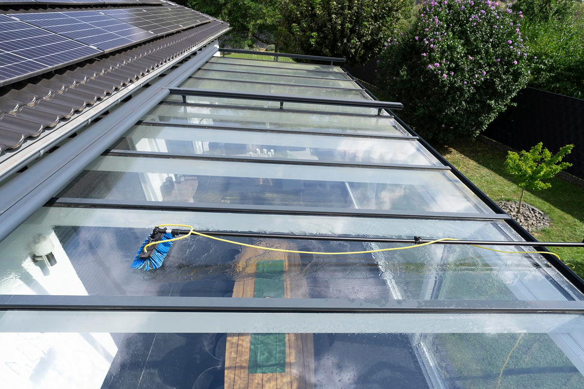 UNGER HighFlow Window & Solar Panel Cleaning Kit 6m Telescopic Pole Brush - Water Fed System - Like New