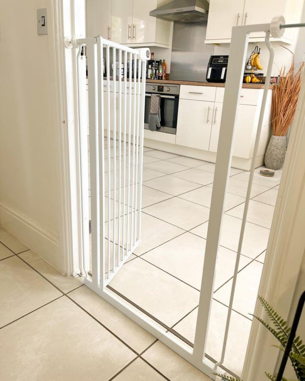 Safetots Extra Tall Narrow Baby Safety Gate - Pressure Fit Metal Stair Gate, 68.5cm - 75cm, 104cm High - White - Like New