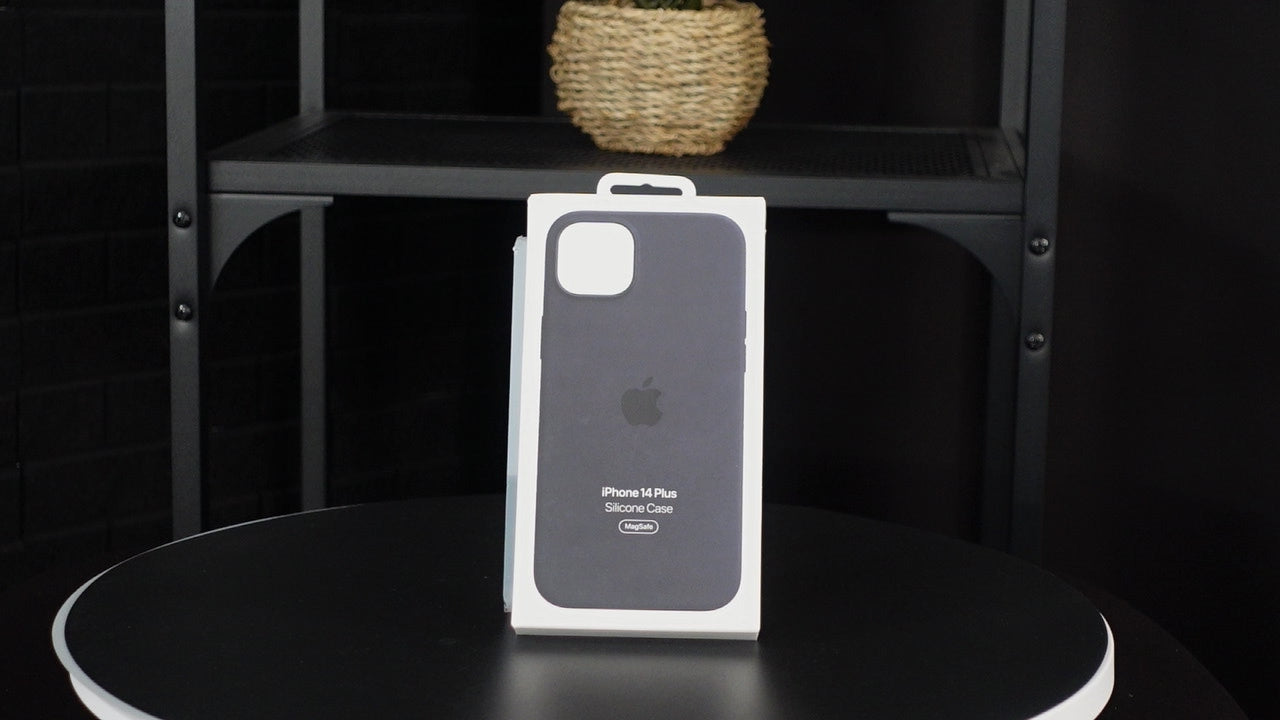 Apple iPhone 14 Plus Silicone Case With Magsafe Midnight - New